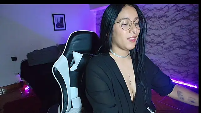Camila_IRoose webcam