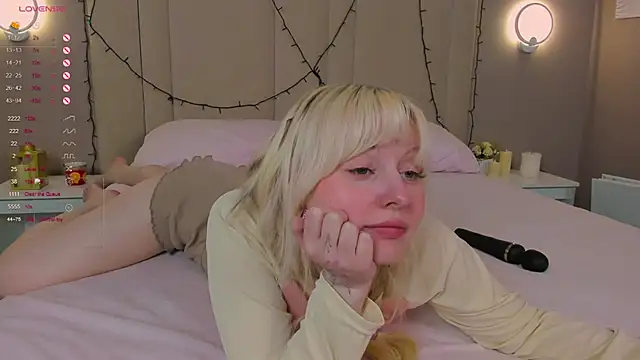 AdeleSilvy webcam