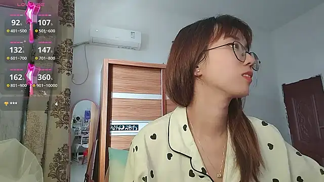 Lili_666 webcam