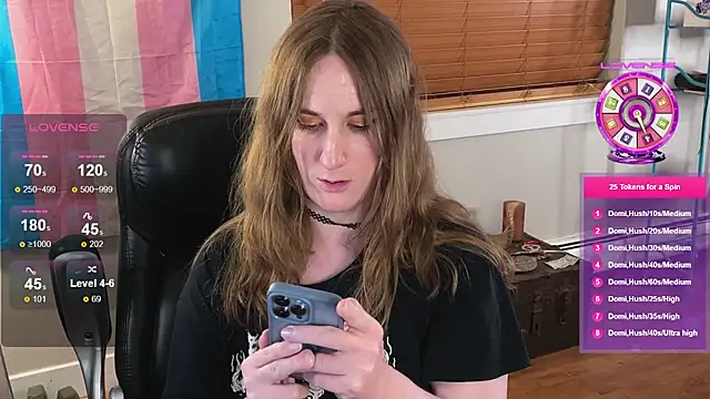 luluvaladon live cam on StripChat