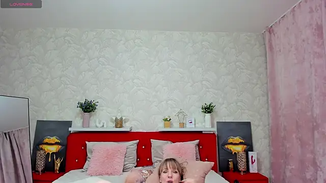 KattyPeachX webcam