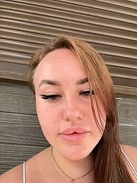 KiraSunshine webcam