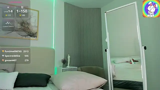 VirginChloe webcam