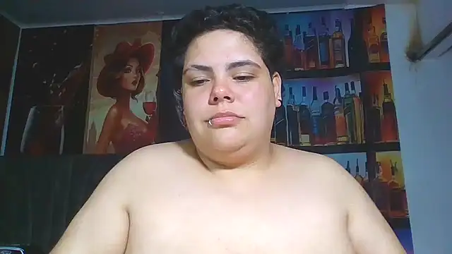 Hailey_Curvy webcam