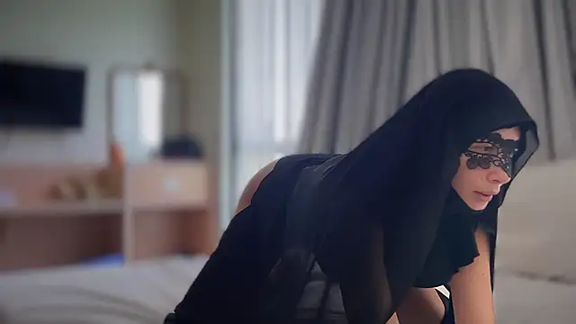 hiddenCrazySlutCpl live sex cam