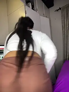 Bustygoddess32 webcam