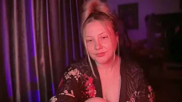 BikiHellena webcam