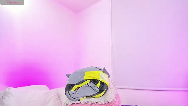 karly_rioss webcam