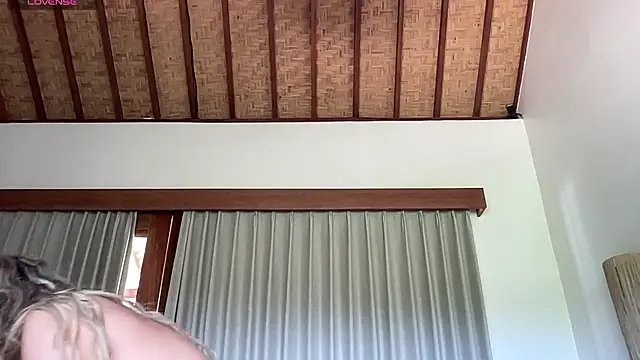 GoddessDove webcam