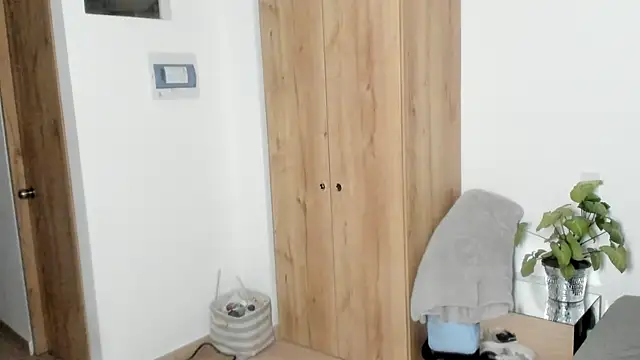 naomimoore828 webcam