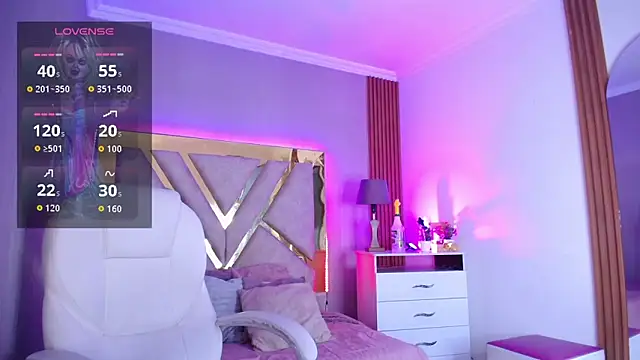 Tiffany_Valentiine webcam