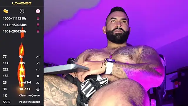 Max-prada live cam on StripChat