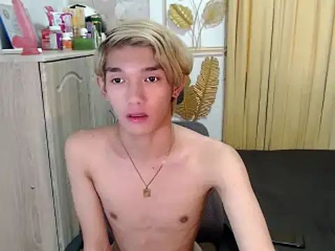 urasian_john18 live cam
