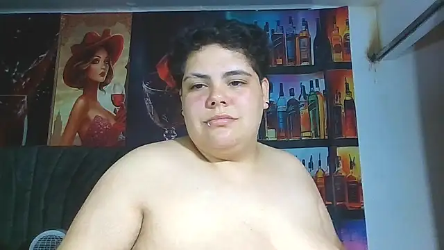 Hailey_Curvy webcam