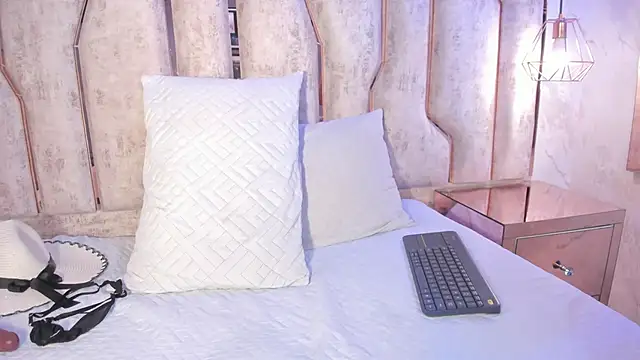 chica_nocturna25 webcam