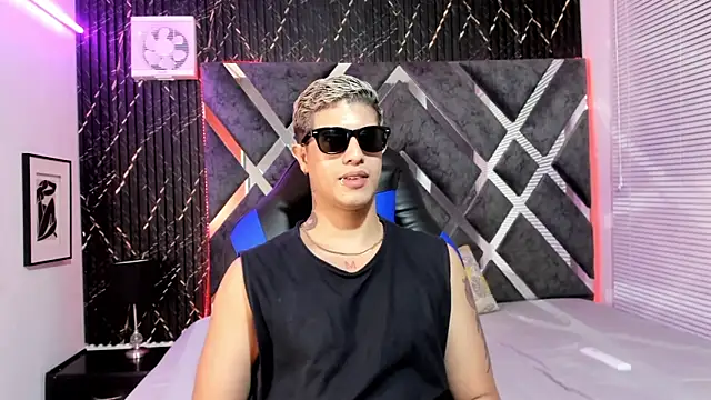 dominic_connor webcam
