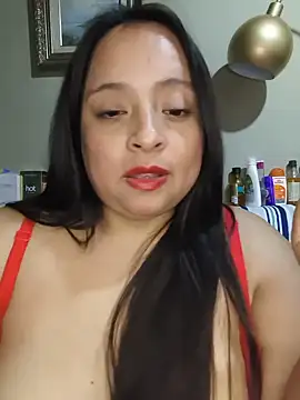 Gatitadiablita35 webcam