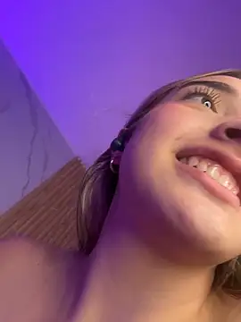 KYLIE_JONES6 webcam
