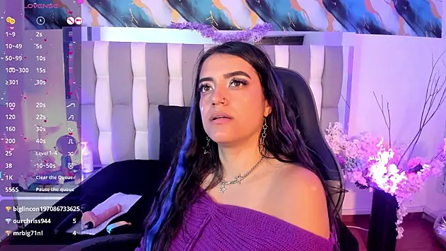 IsaDiiaz live cam on StripChat