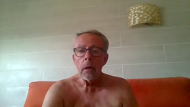 tuggy59 - Tuggy59's free webcam - UK Sex Cams