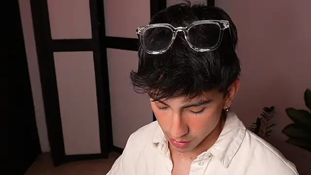sweettaaron01 webcam