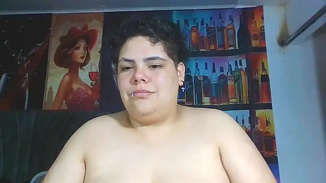 Hailey_Curvy webcam