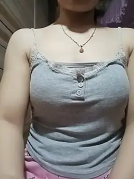 LucyyLy webcam