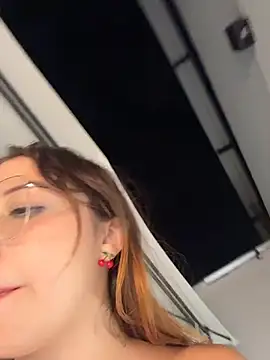 AliciaWhite_nt webcam