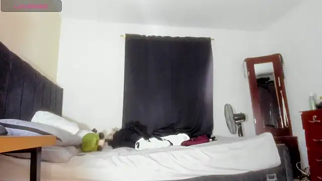 Zuan_zuan777 webcam