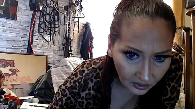 dominatrixredsonyja webcam