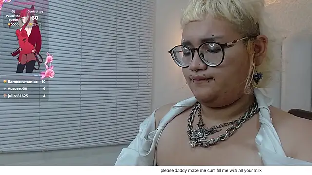 Echypyon_ live cam on StripChat