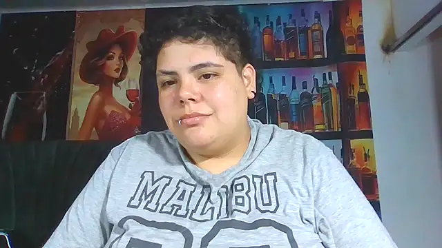 Hailey_Curvy webcam
