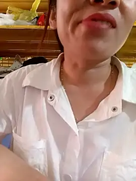 Sury_sexyy live cam on StripChat