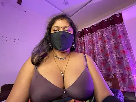 LouleyRanii_Telugu live cam preview on Stripchat