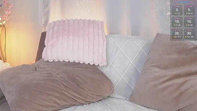 cherlyguss (F teen) - make a foam party on my tits