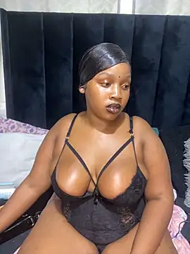 THICKBARBIE32 webcam