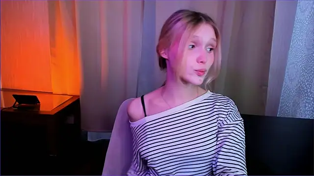 AdelineCrash webcam