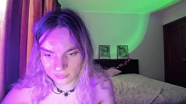 milliKira006 webcam