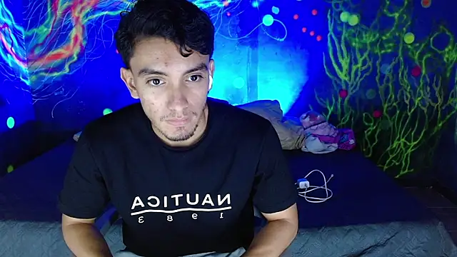 dante_18cm_ - Dante_18cm_'s free webcam - UK Sex Cams