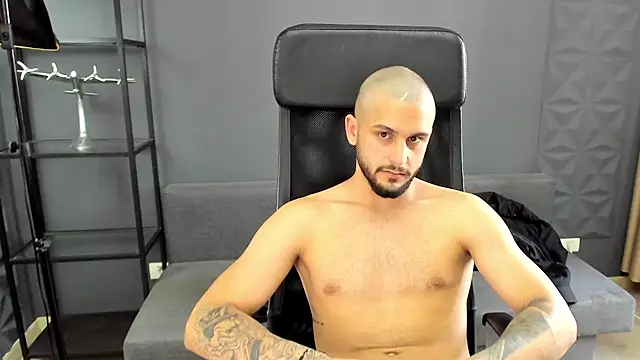 troywadee - TroyWadee's free webcam - UK Sex Cams