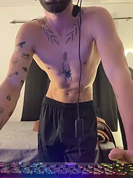 Aaron_hyuga webcam