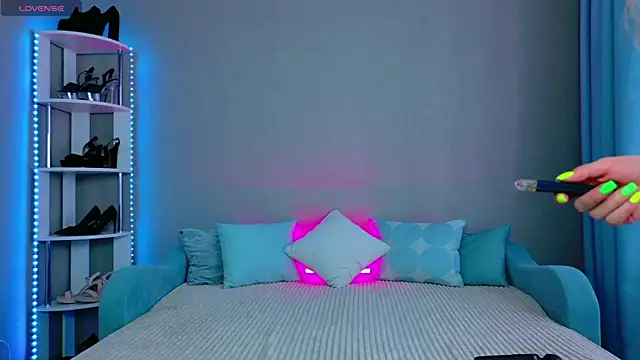 redhead_vixen__ - Redhead_Vixen__'s free webcam - UK Sex Cams