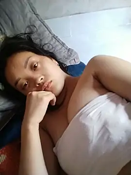 Traem-12 live cam on StripChat