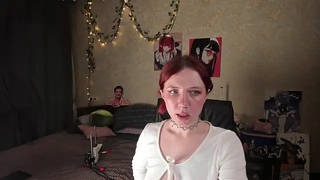 Love_is_Lola webcam