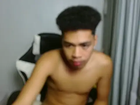 curlyasian_njxx webcam