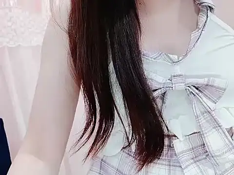 minami-yuiyui live cam on StripChat