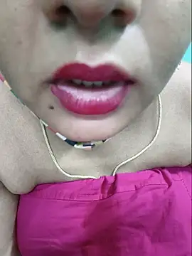 Ramya-hot-gueen webcam