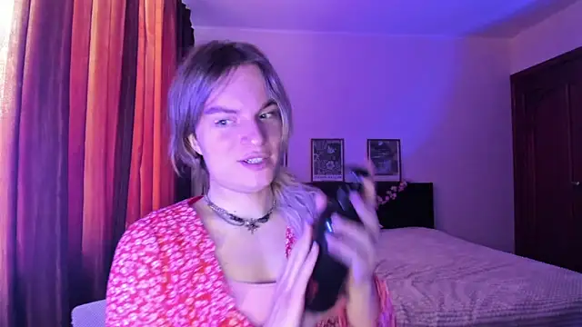 milliKira006 webcam