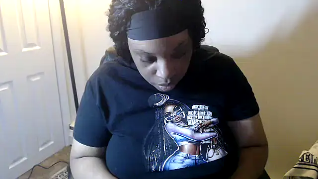 Sexymona1218 webcam