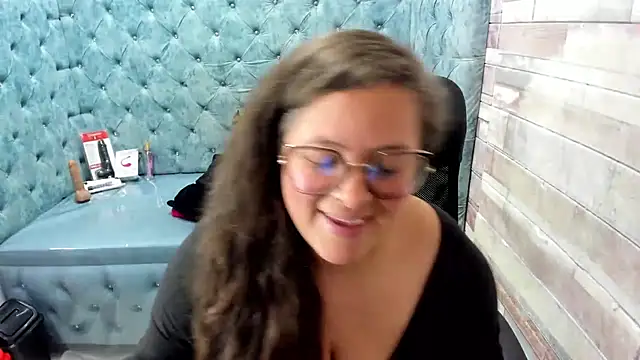 Sarah_Boobs_ live cam on StripChat